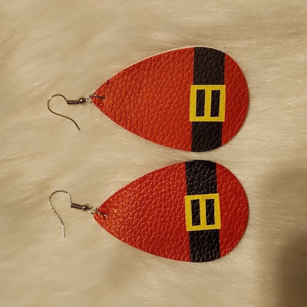 NWT Red Santa Belt Christmas Earrings